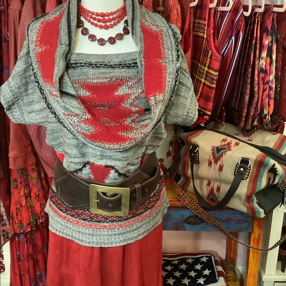 Southwestern cowl neck sweater - Picture 3 of 9